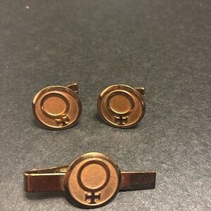 Vintage pat. pend. copper tone round Christian circle/cross cuff links & tie bar
